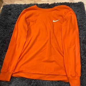 Men’s orange longsleeve shirt